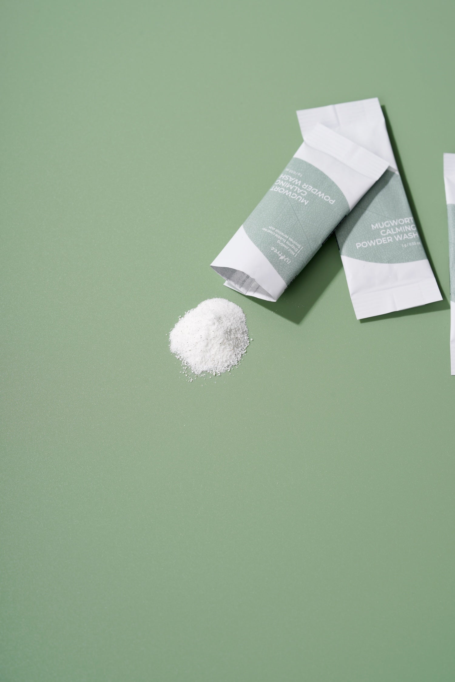 [Isntree] Mugwort Calming Powder Wash 1g*25 Stk